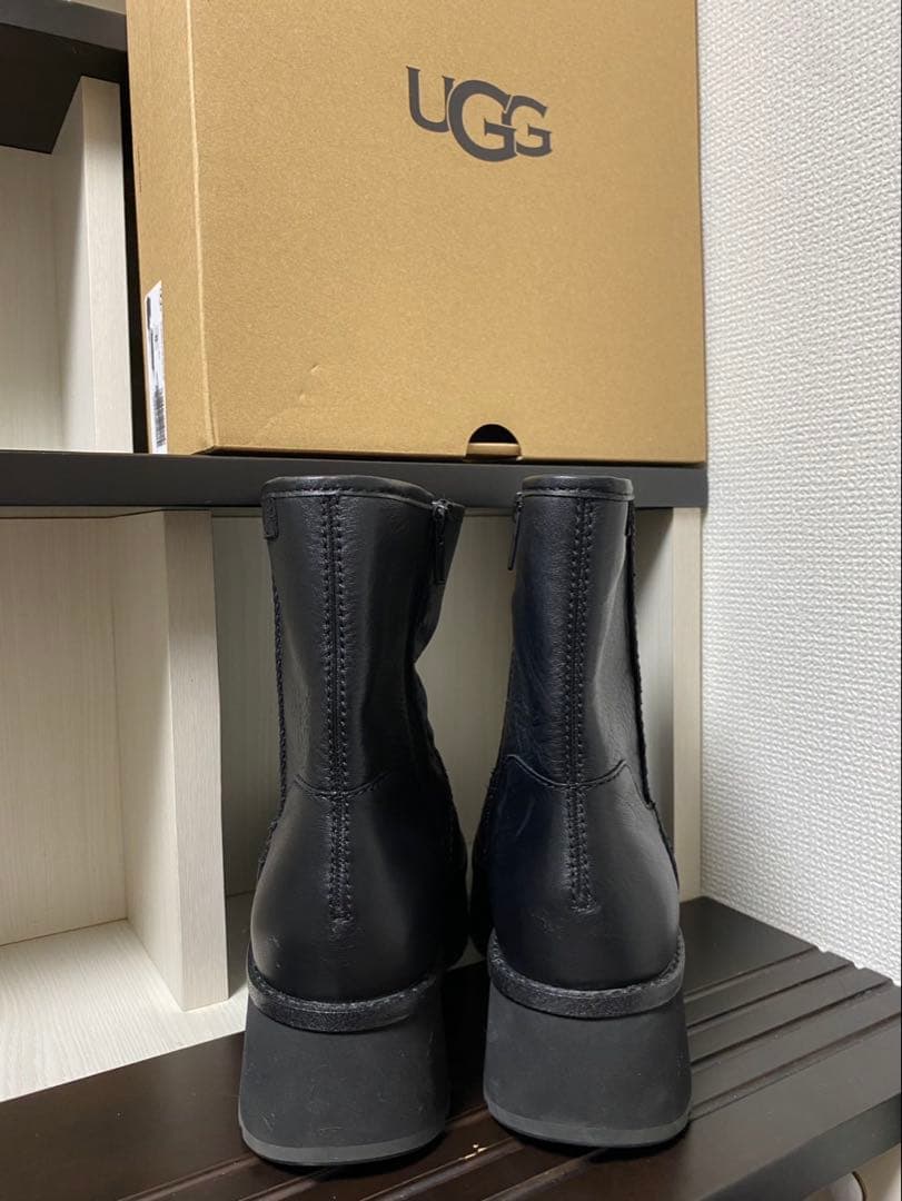 UGG ブラックレザー