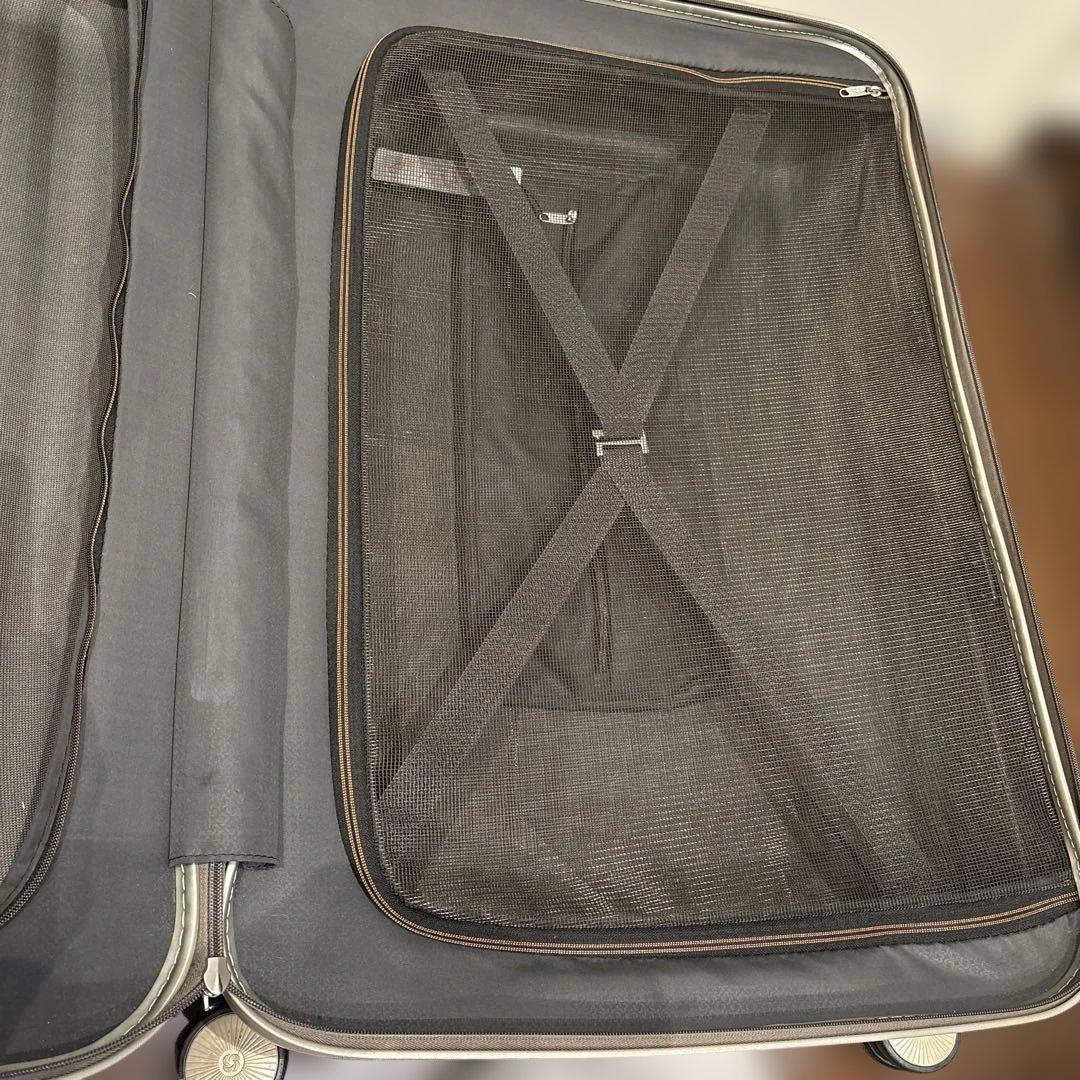 サムソナイト超軽量キューブライト 無料預入最大サイズ