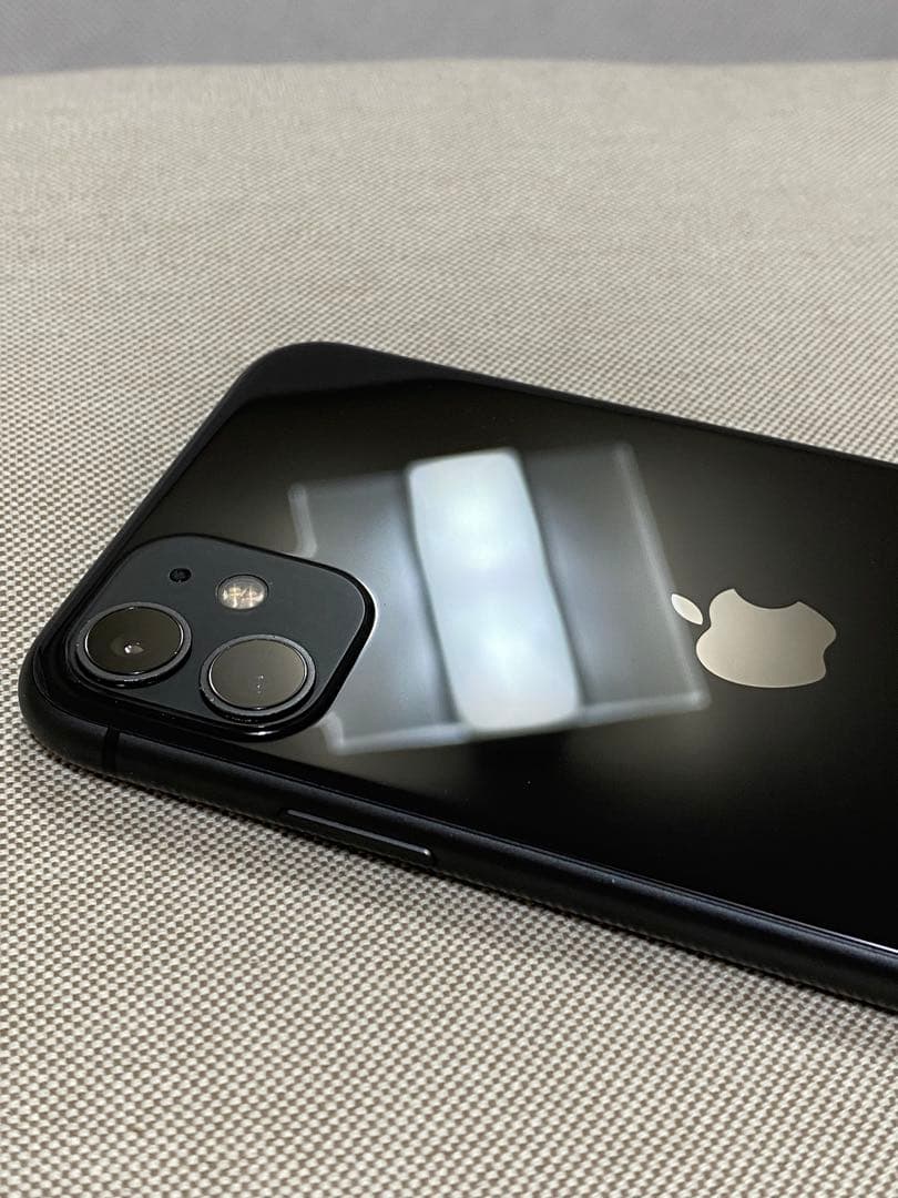 【simロックあり】au 制限○ / iPhone11 64GB ブラック