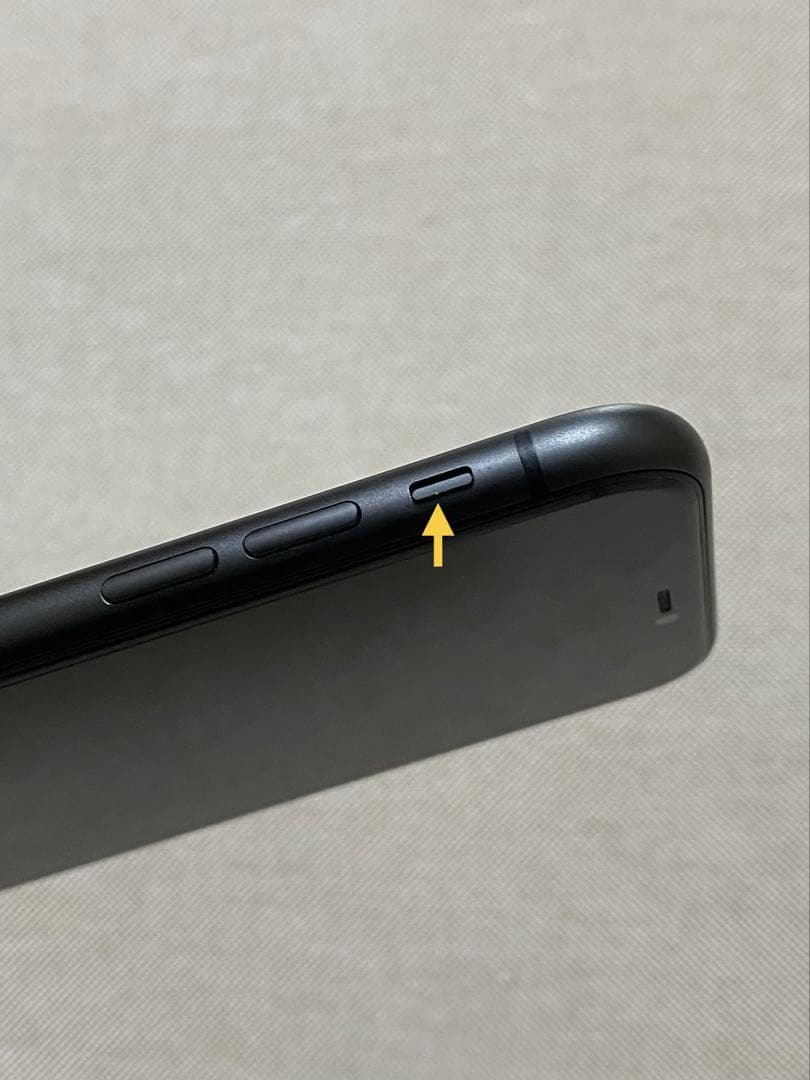 【simロックあり】au 制限○ / iPhone11 64GB ブラック