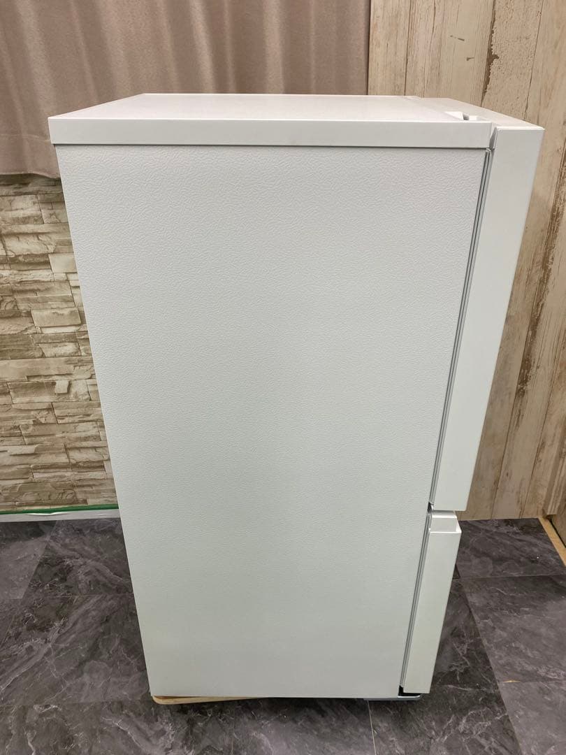 【高年式・美品】　ハイセンス　冷凍冷蔵庫 HR-D140KW 25年製
