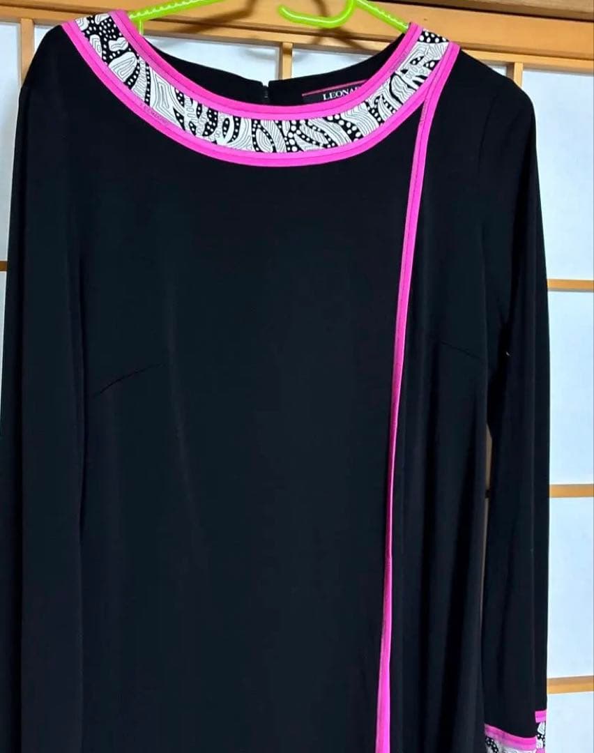 ブラック 長袖 ひざ丈ワンピース ピンクアクセント　　本日のみの28,000円‼️