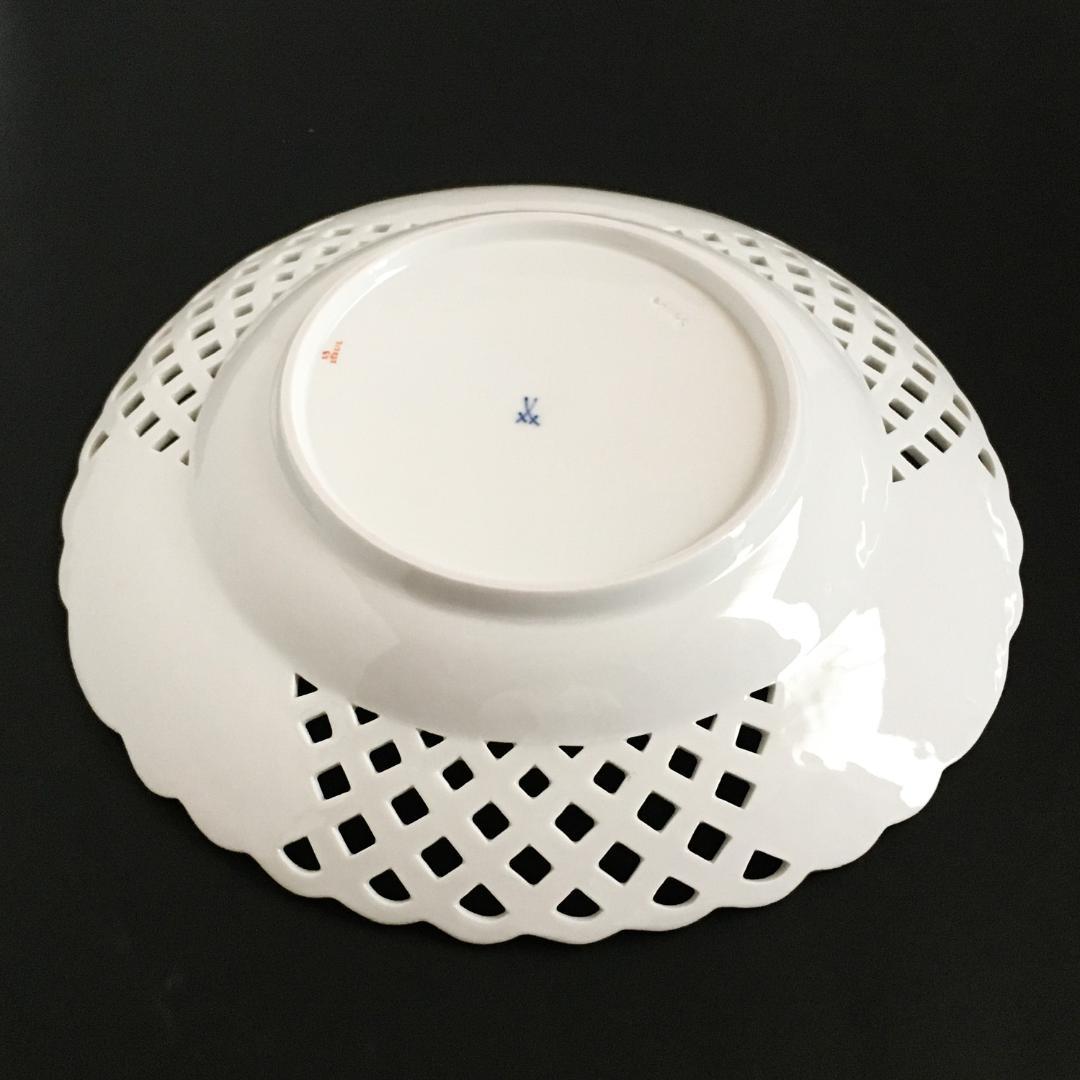 マイセン 金彩 花のブーケと蝶の絵付け 自然主義 透かし絵皿 28.5センチ