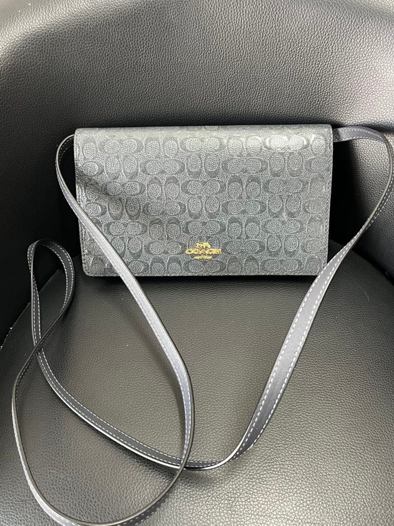 COACH グレー 型押しショルダーバッグ
