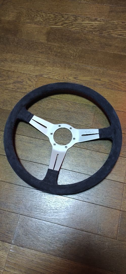 ご依頼者★純正オプションMOMOステアリング張り替えご依頼分