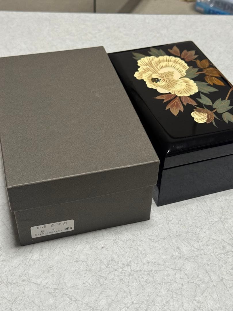 桜々 Sakura sakura 白牡丹 オルゴール付き 宝石箱 漆塗り 鏡付き