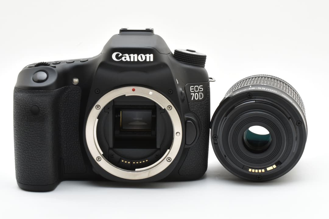 ほぼ未使用 Canon EOS 70D Wi-Fi搭載 キャノン #8934