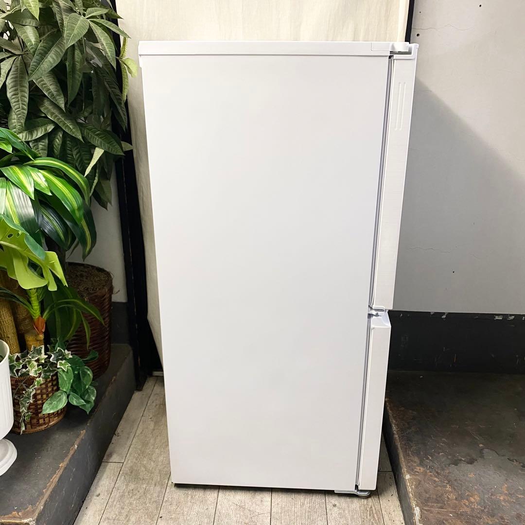 キレイ！ちょっぴり大きめがイイ♪♪どっちもつけ替えドア！2ドア冷凍冷蔵庫152L