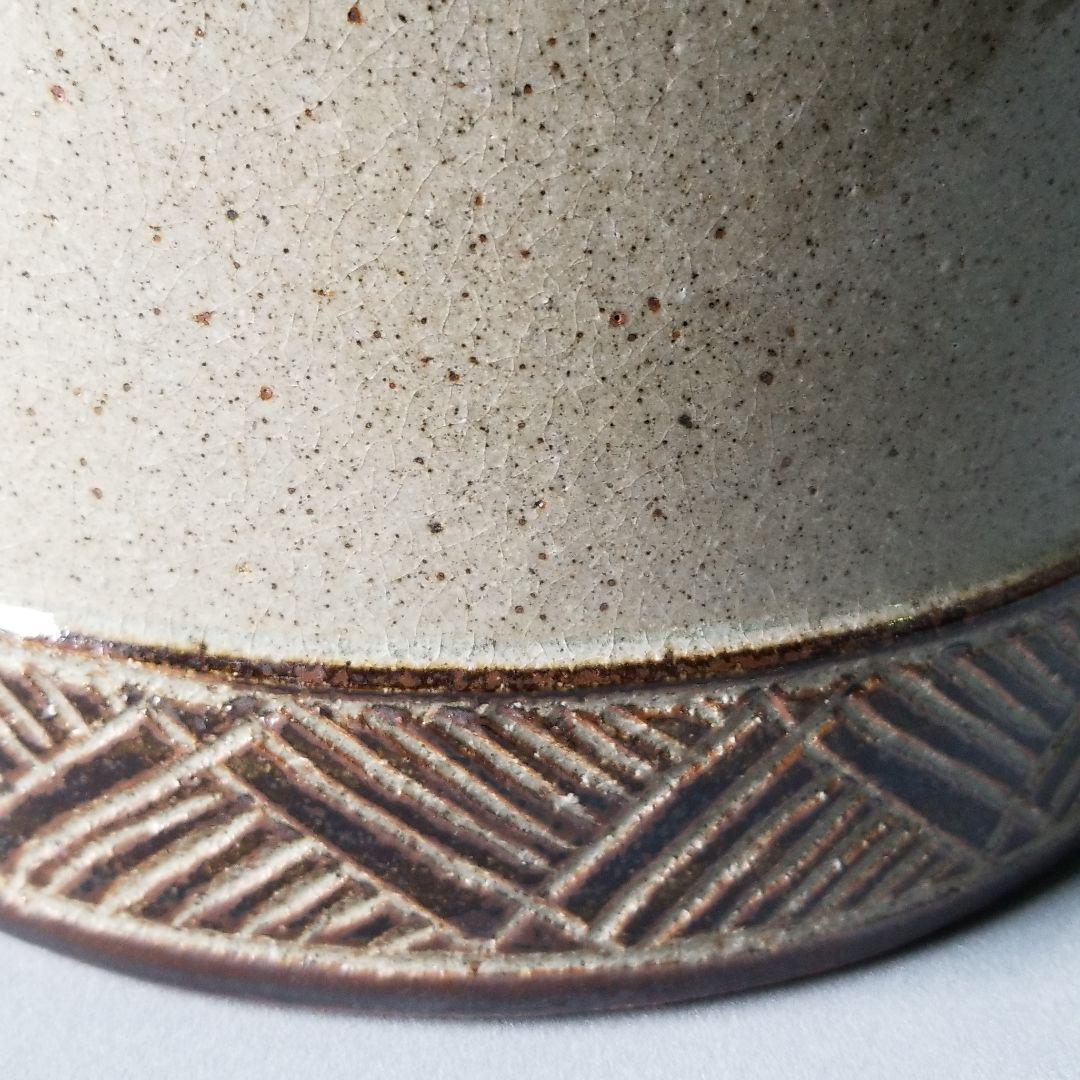 信楽焼傘立て  唐草帯彫 高さ４６cm