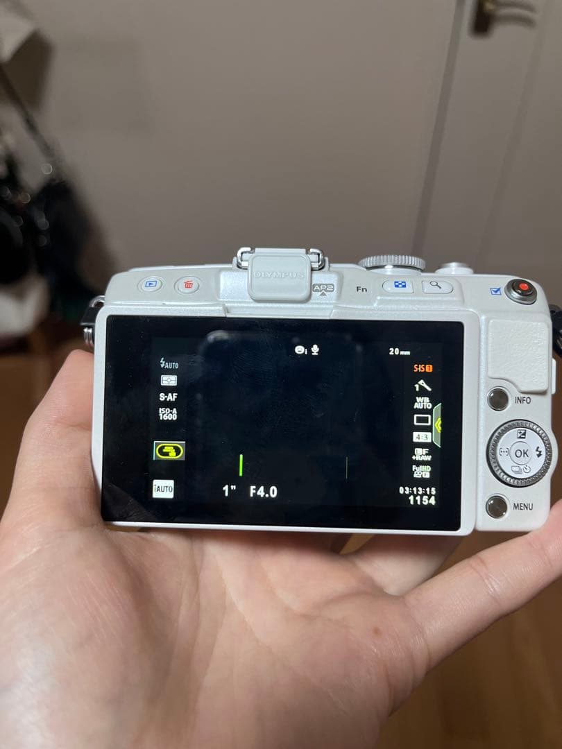 オリンパスOLYMPUS E-PL6 &レンズ(M.ZUIKO 14-42mm)