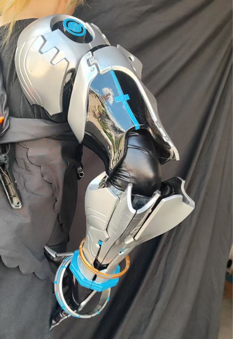 循ページ①（鳴潮 相里要 ロボアーム）