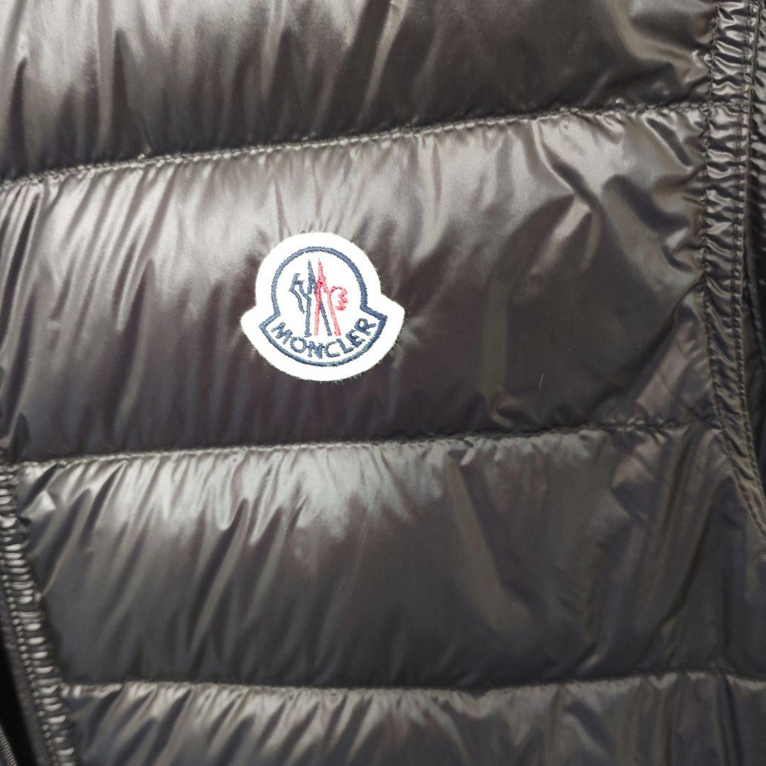 Moncler ブラック ダウンベスト サイズ2