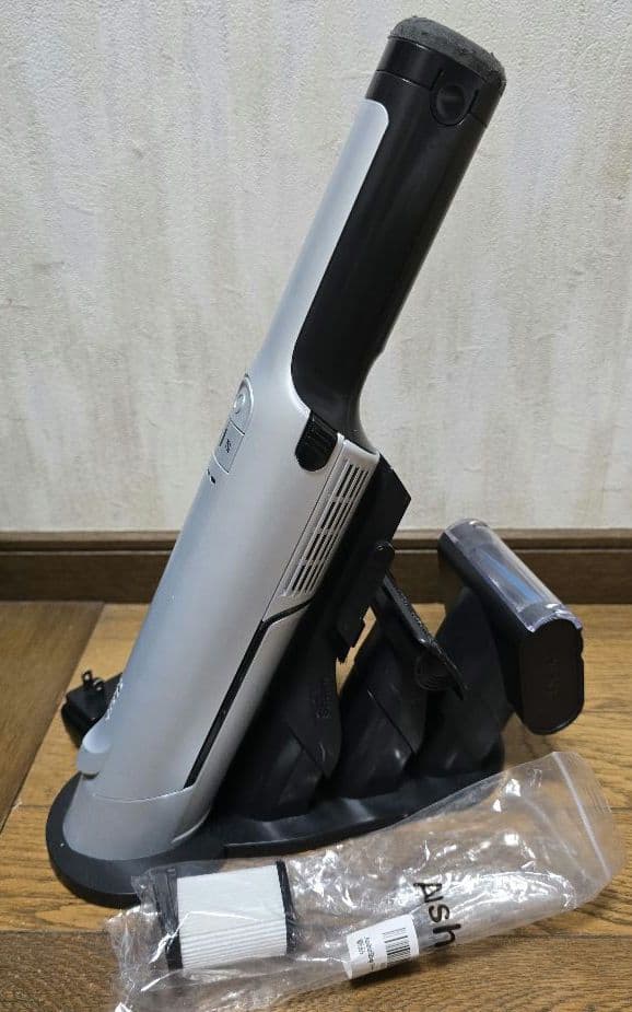Shark 充電器式ハンディークリーナー