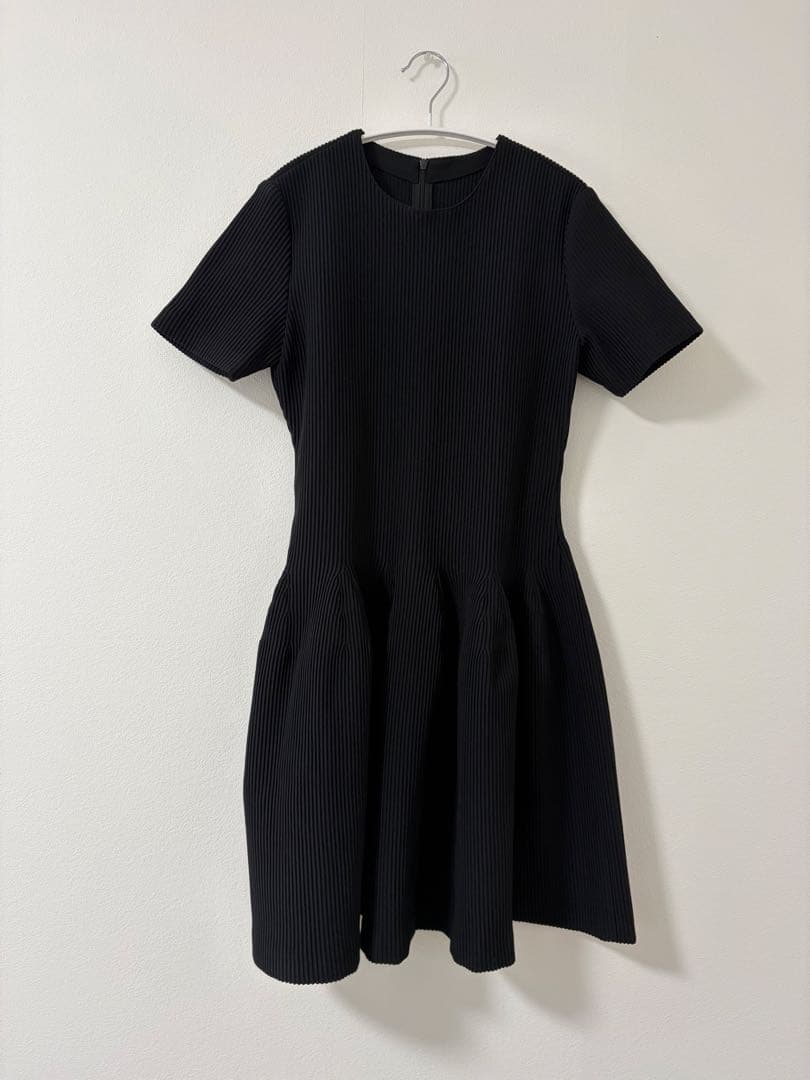 CFCL 膝丈ニットワンピース 2024ss ブラック