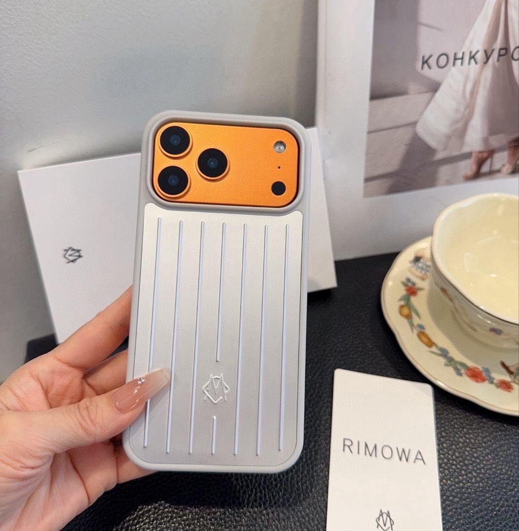 ♡RIMOWA リブデザイン iPhone 17 pro ケース シルバー系♡