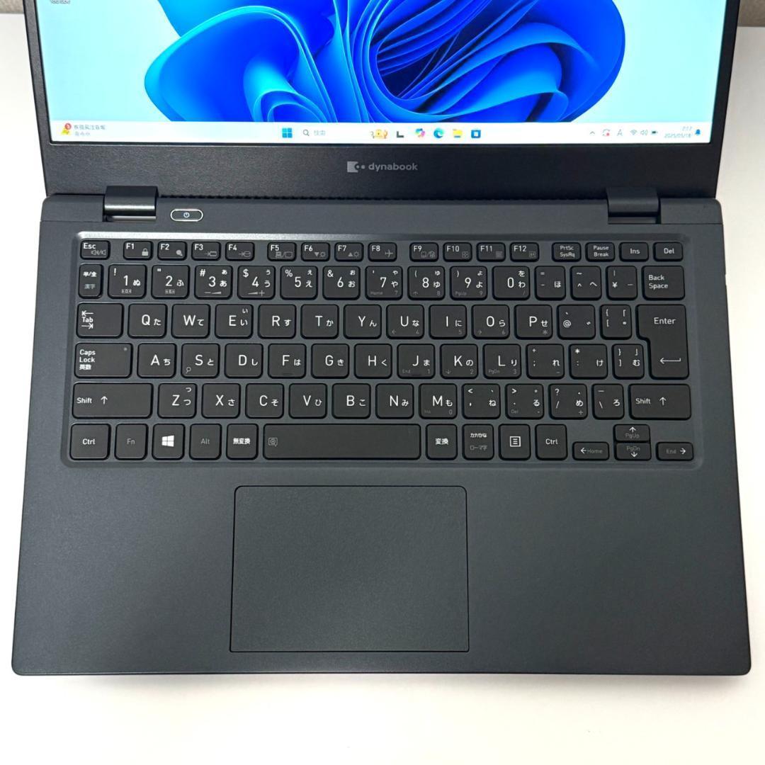 ★超軽量871g★ バッテリー残量◎ 2021年製 dynabook 紺 E67