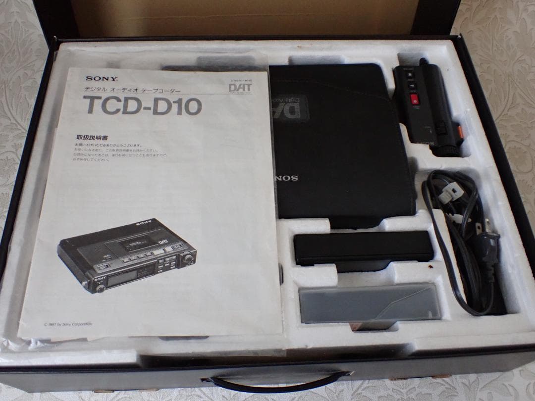 SONY TCD-D10 DAT デンスケ　美品なれどテープ走行せず