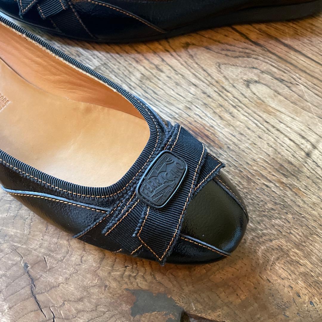 フェラガモ フラット　バレーシューズ　25.5