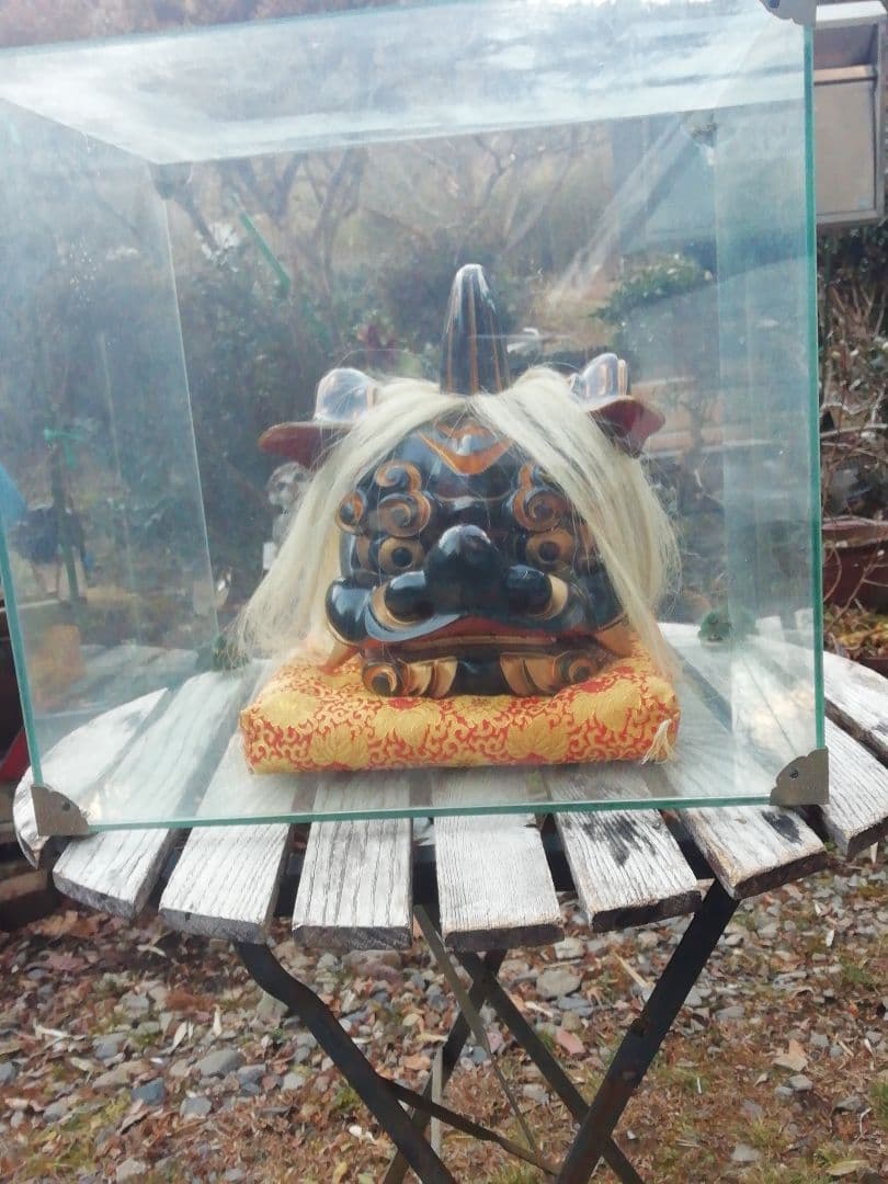 獅子舞の獅子頭/ 耐熱ガラスケース入り/ 耐熱ガラスケースだけでも高額
