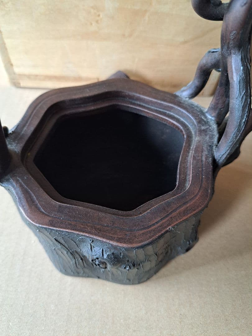 古い中国茶器　5匹の猿と切り株