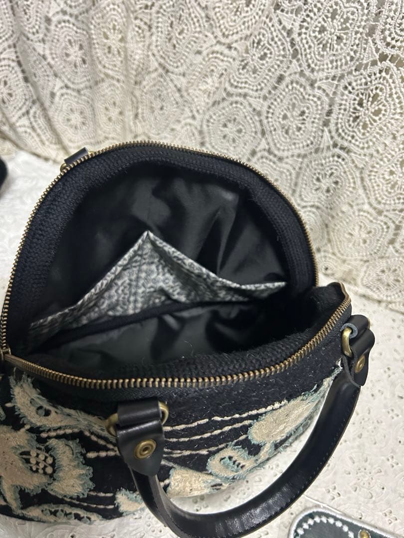 51205A ミナペルホネンハンドメイドブガッティLサイズ