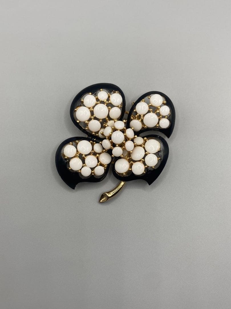 lotuscloud 2489⭐️TRIFARI トリファリ ブローチ ビンテージ