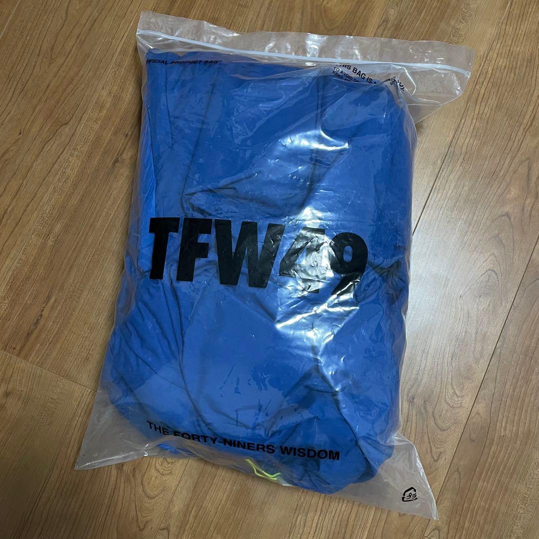 定価9.4万　新品未使用　TFW49 ダウンジャケット　ブルー　XL ゴルフ