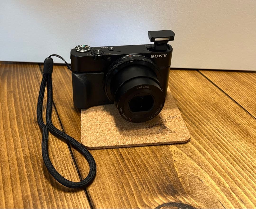 SONY RX100 初代、予備バッテリー、Zeiss製ケース付き