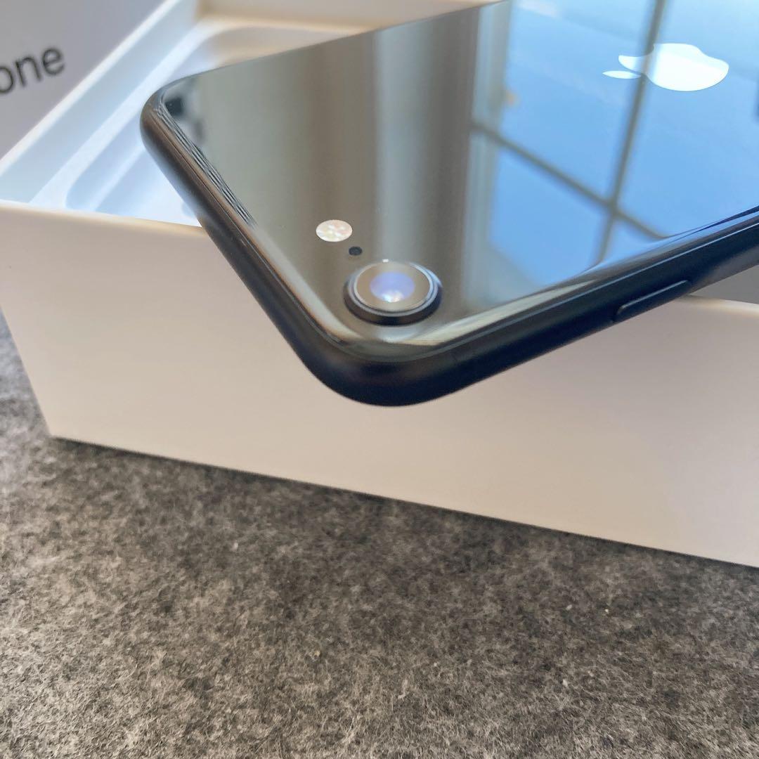 iPhone SE (第2世代) SIMフリー 128GB ブラック