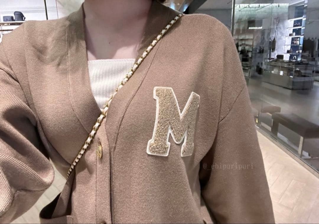 新品同様✨mila owen アップリケデザイン金釦Vネック ニットカーディガン