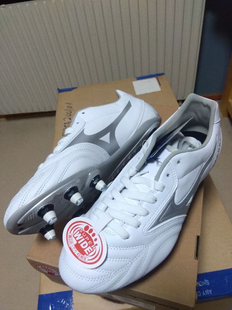 ラグビースパイク／28.5／白×シルバー／R1GA230003／新品・未使用品