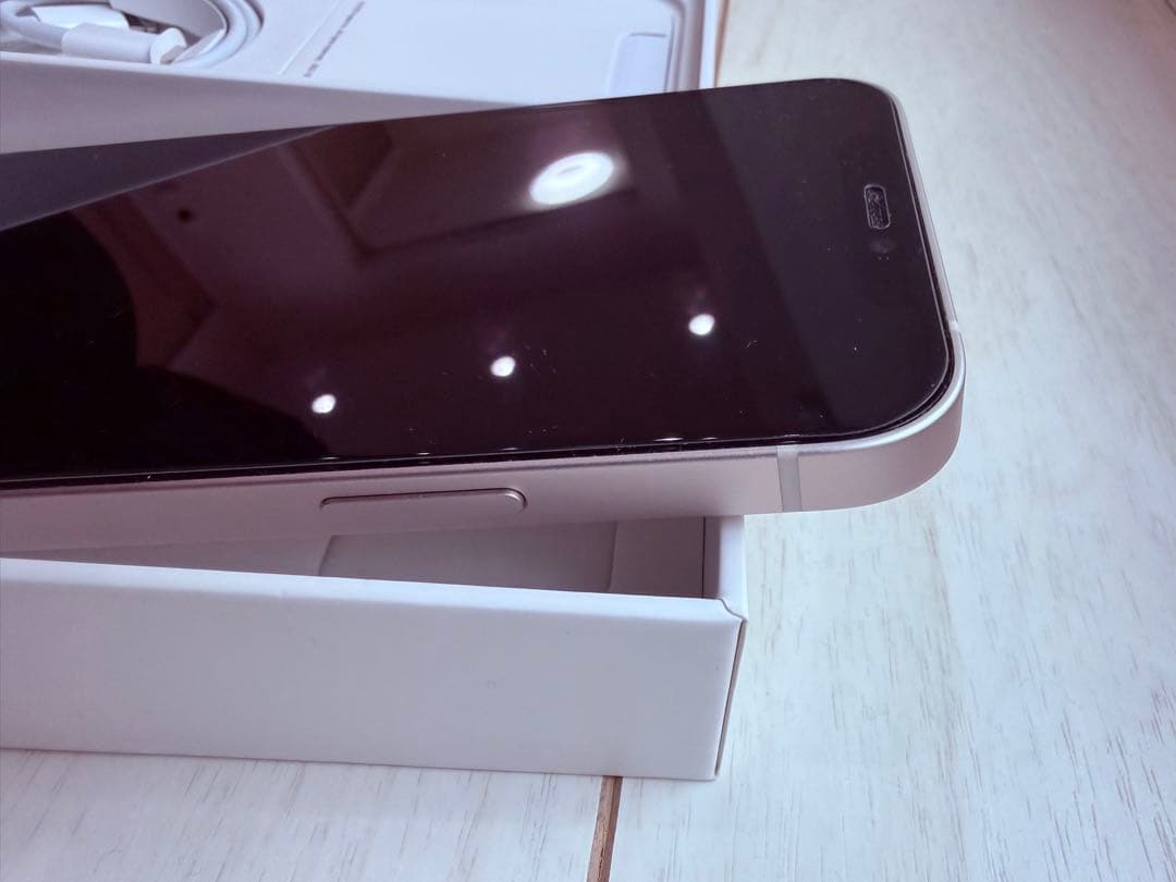 Apple iPhone 12ホワイト 64G 本体 極美品 女性使用