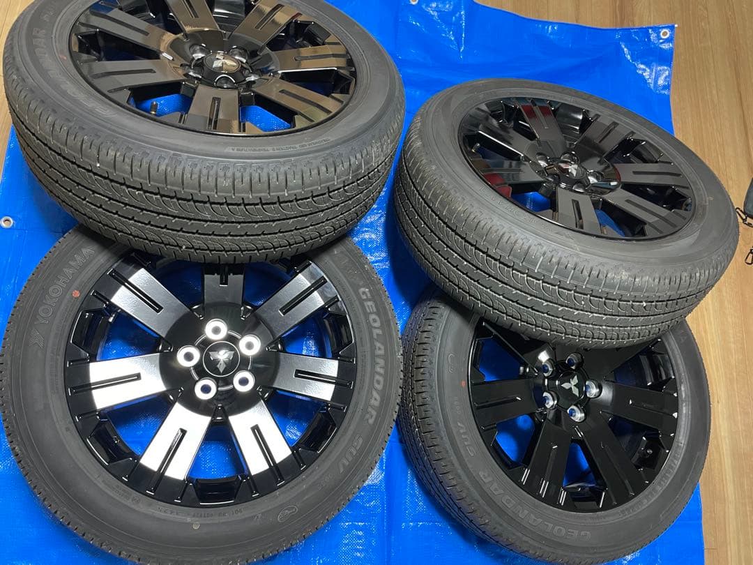 三菱デリカD5 シャモニー タイヤ ホイール【新車外し】1点ずつ出品　（1/4）