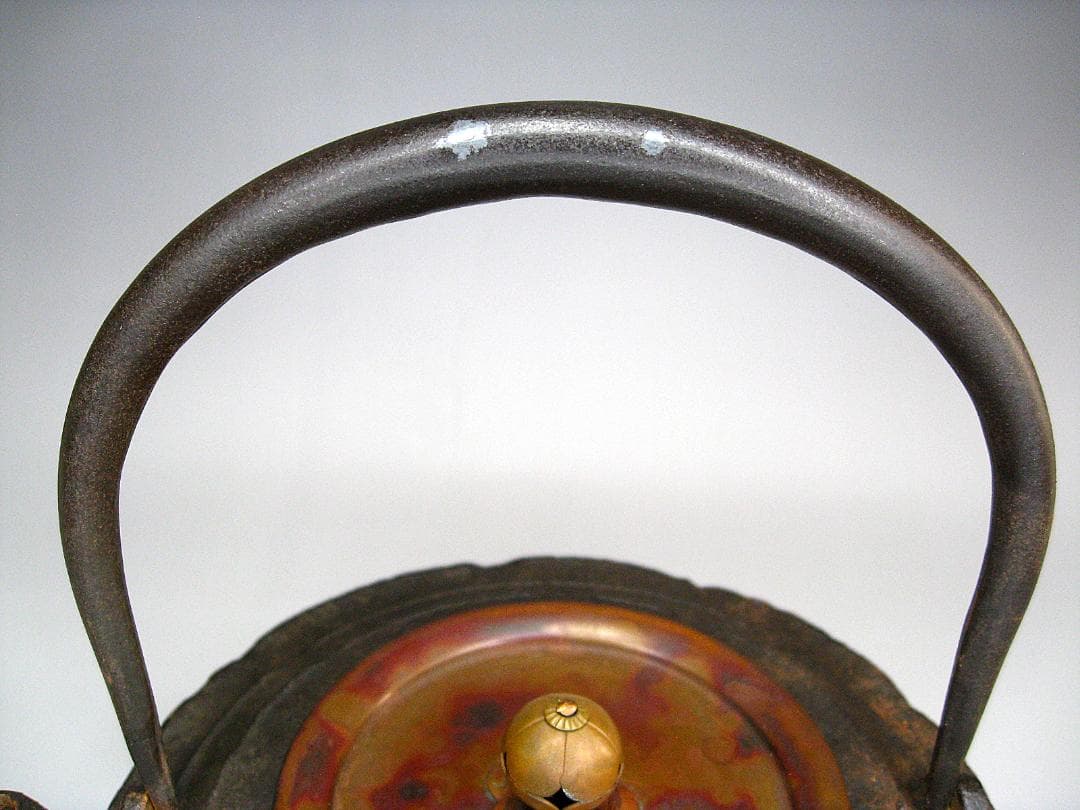 #北野宗三郎 #独楽形 #鉄瓶 #取手銀象嵌 #共箱 #彫刻 茶注 #水注 小振