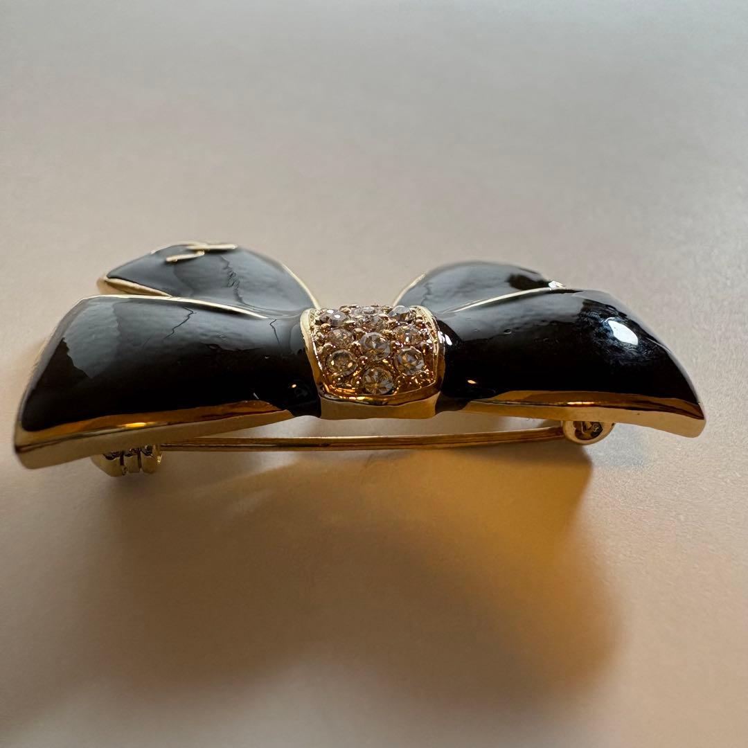 希少　CHANEL シャネル　リボン型　ブローチ　ピンバッジ　ラインストーン