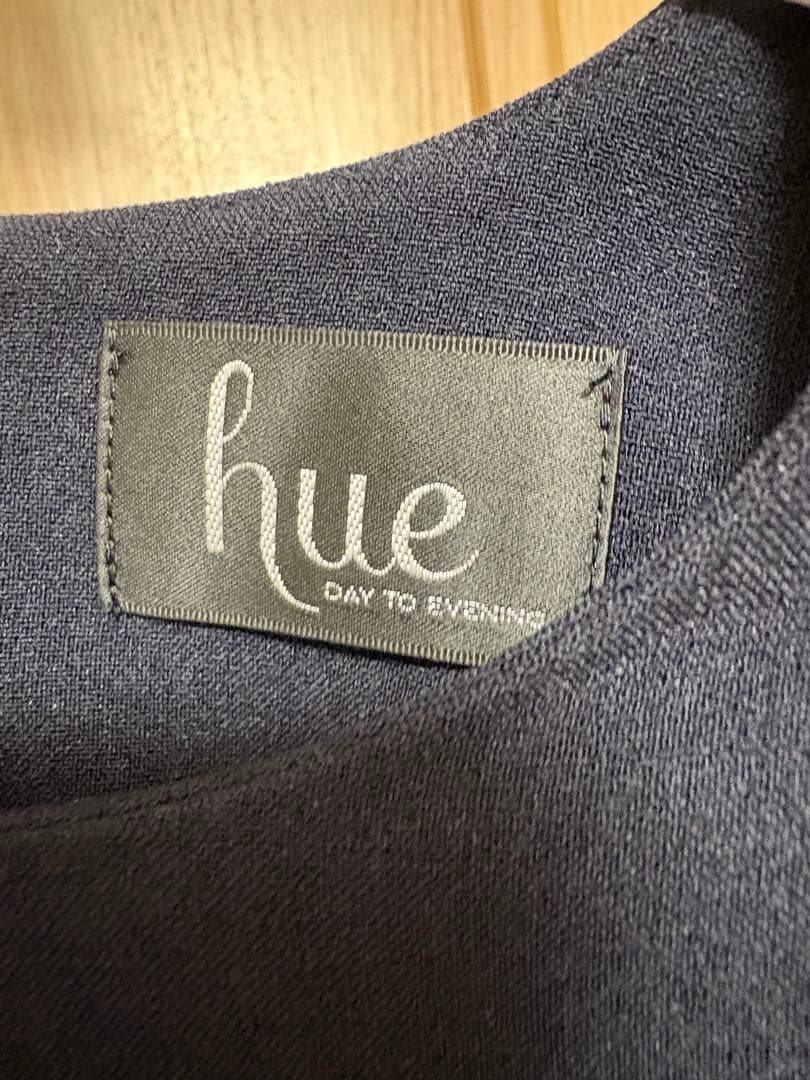 【新品タグ付き】hue フリル付きネイビー×ブラックトップス 長袖 38