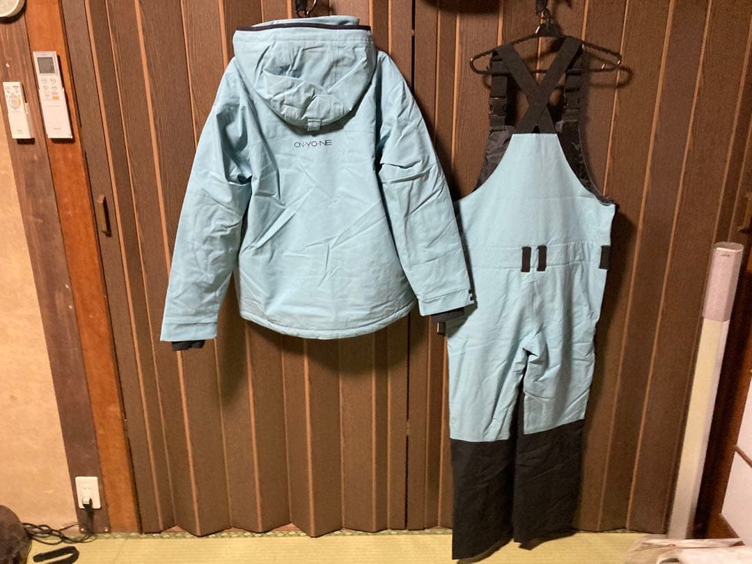 24/25NEWモデル オンヨネ　スキーウェア上下セット　サイズL