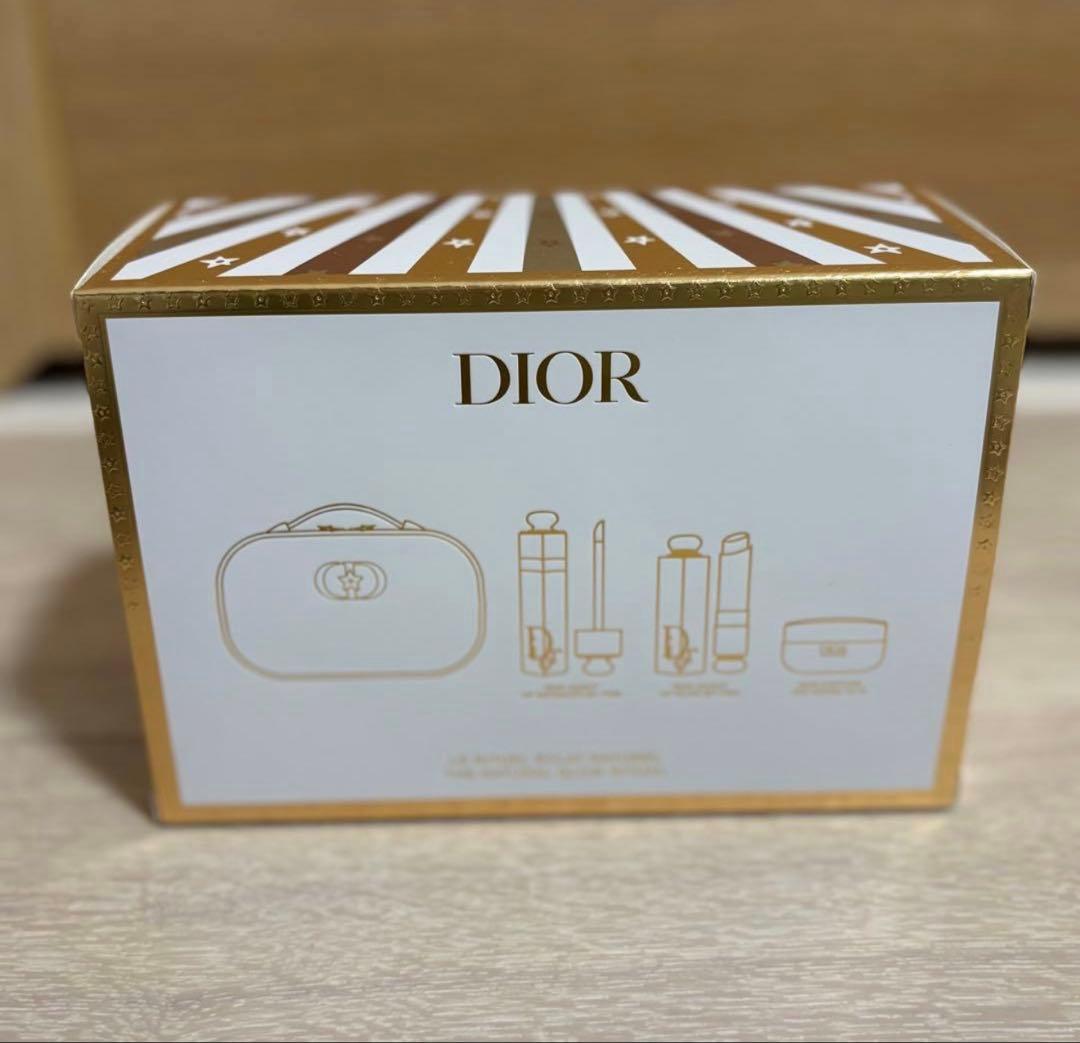 Dior クリスマスコフレ2025 ディオール　ホリデーオファー 限定 ギフト