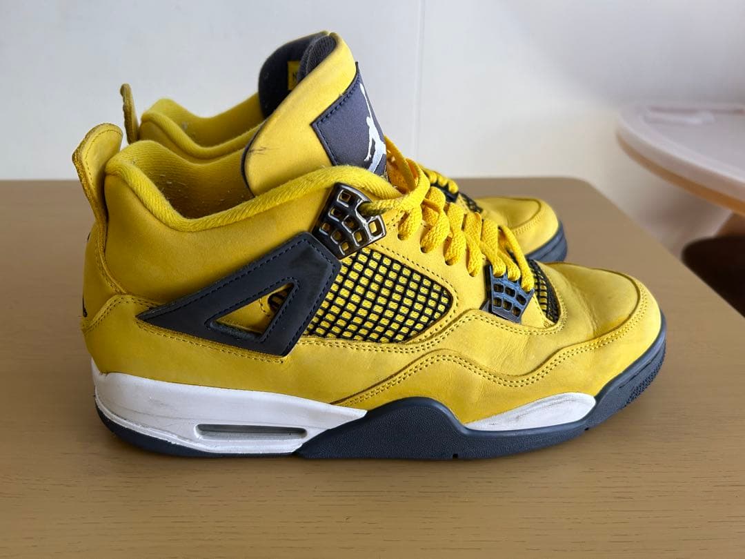 Air Jordan 4 イエロー