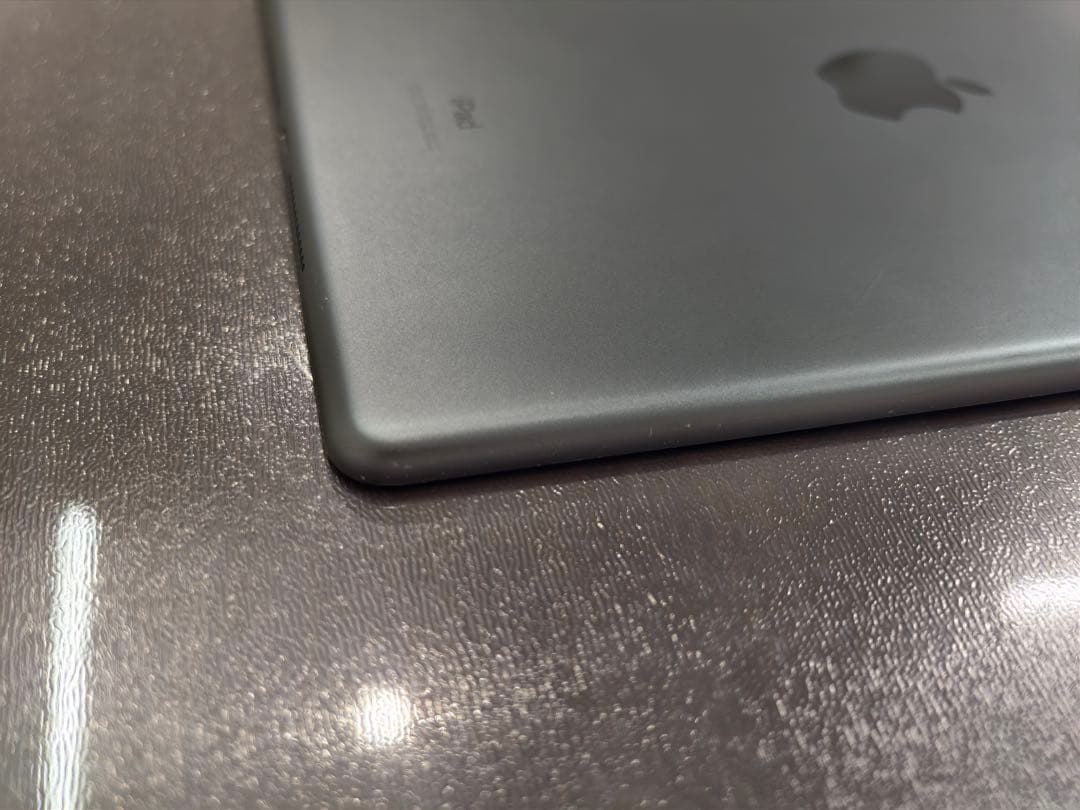 iPad 10.2インチ 128GB スペースグレー