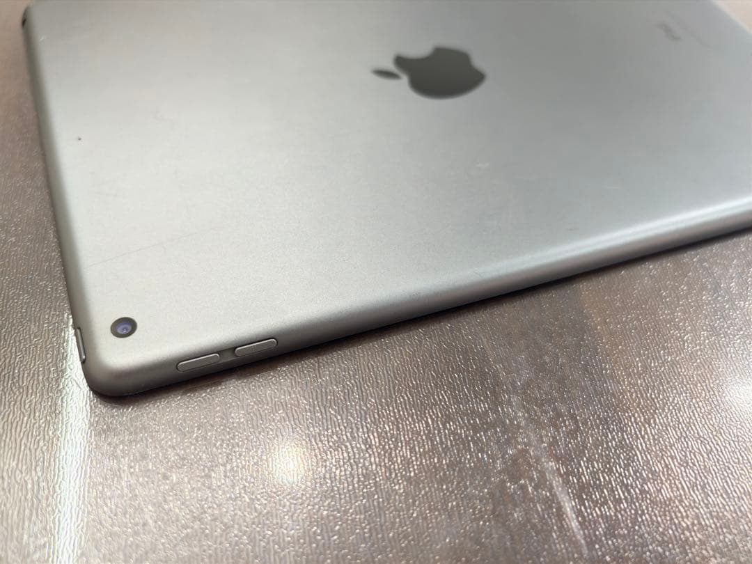 iPad 10.2インチ 128GB スペースグレー