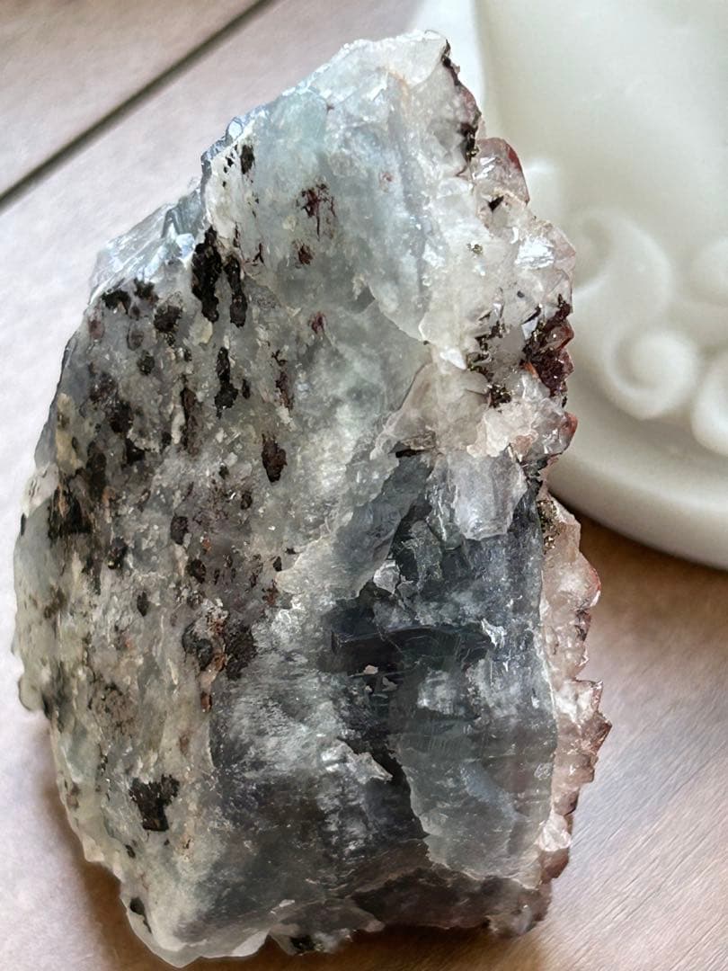 モロッコ産 ブルーフローライト × レッドクォーツパイライト共生 原石