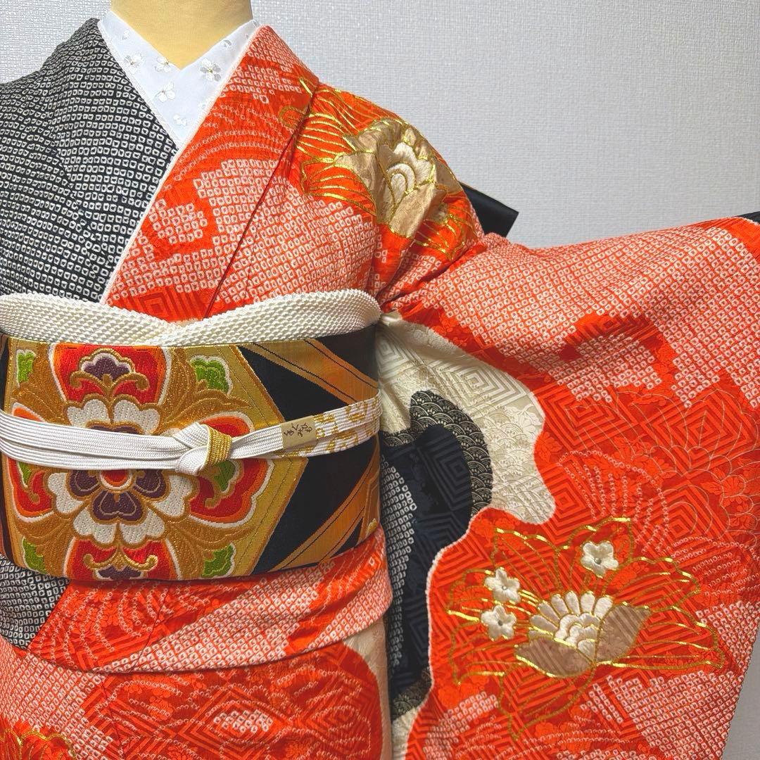 21 振袖フルセット 正絹 朱赤 黒 金彩 絞り 駒刺繍 レトロ アンティーク