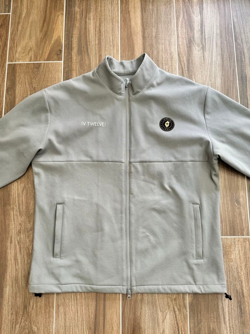 V TWELVE モスグリーン　セットアップ