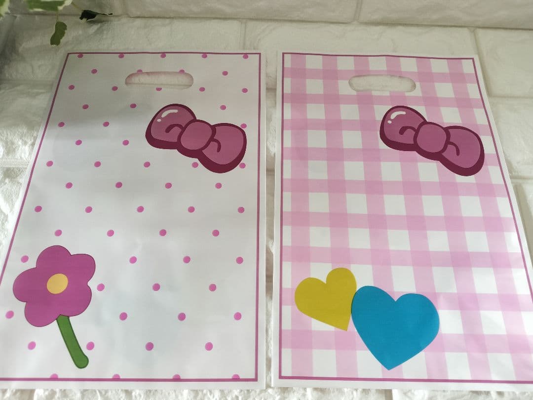 取っ手穴付きギフトバッグ　2柄　計90枚