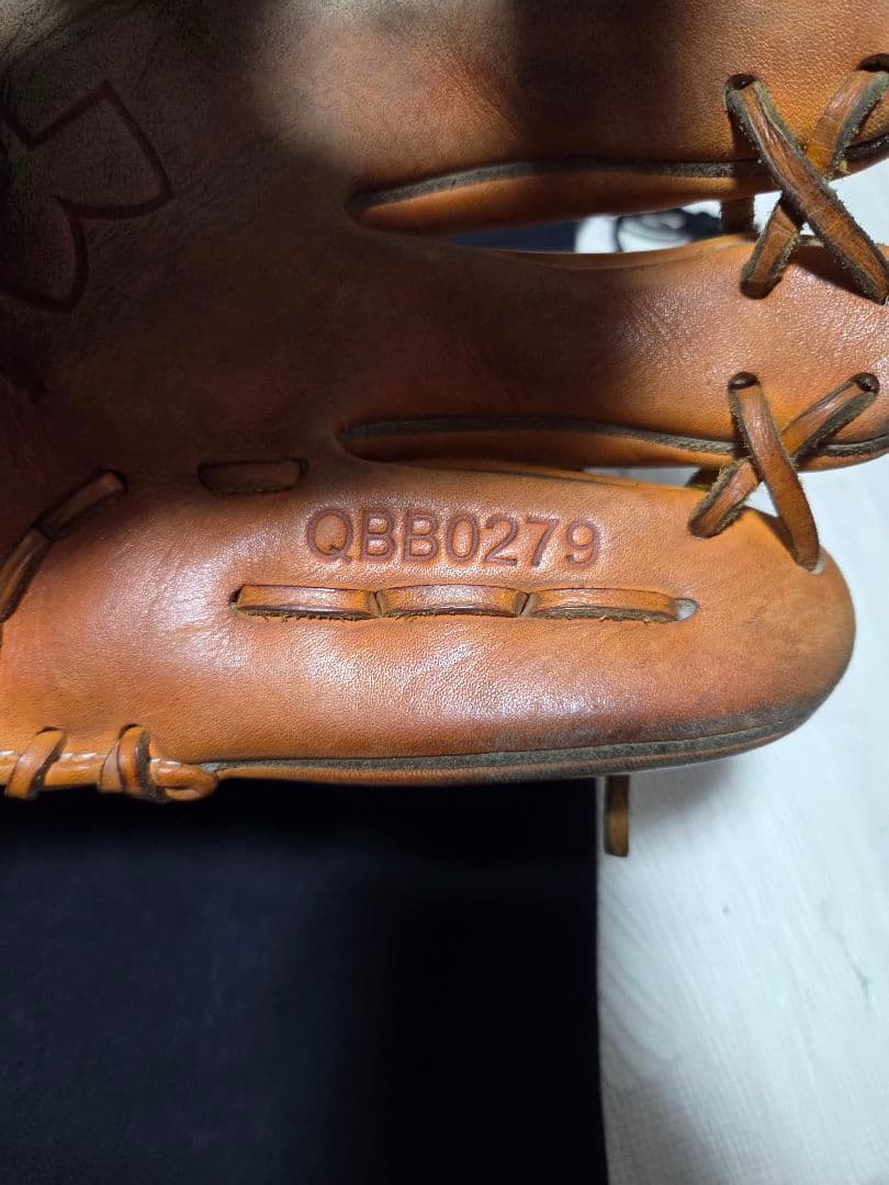 アンダーアーマー　内野用グローブ