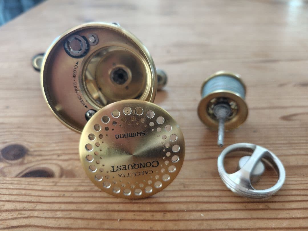 シマノSHIMANO カルカッタコンクエスト200f 右巻き