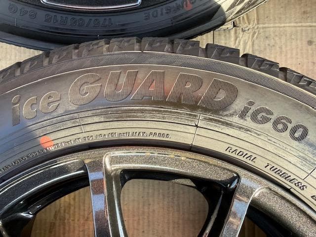 専用。アクア ヴィッツ フィット スタッドレスセット 175/65R15