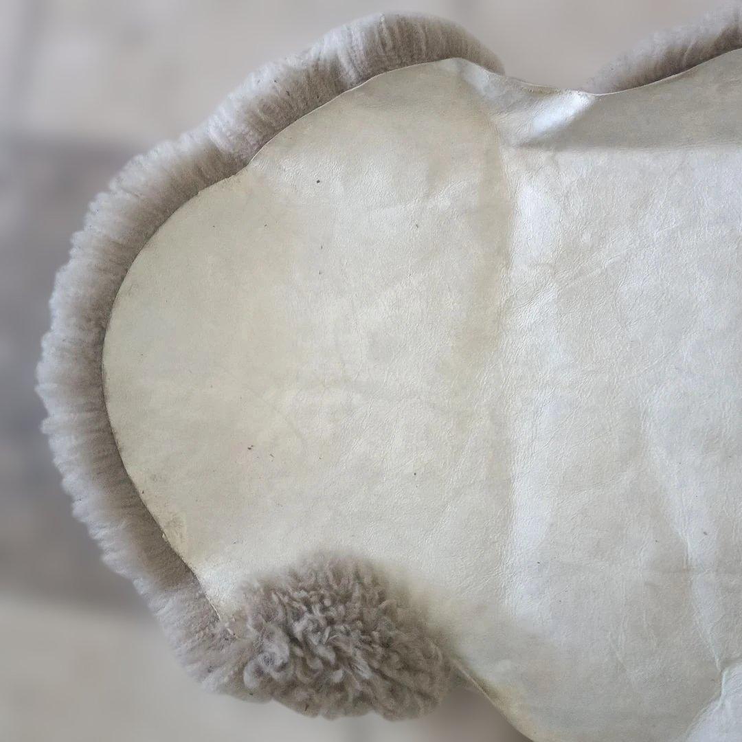 6031）ニチロムートンラグ　敷物　１２２×６４