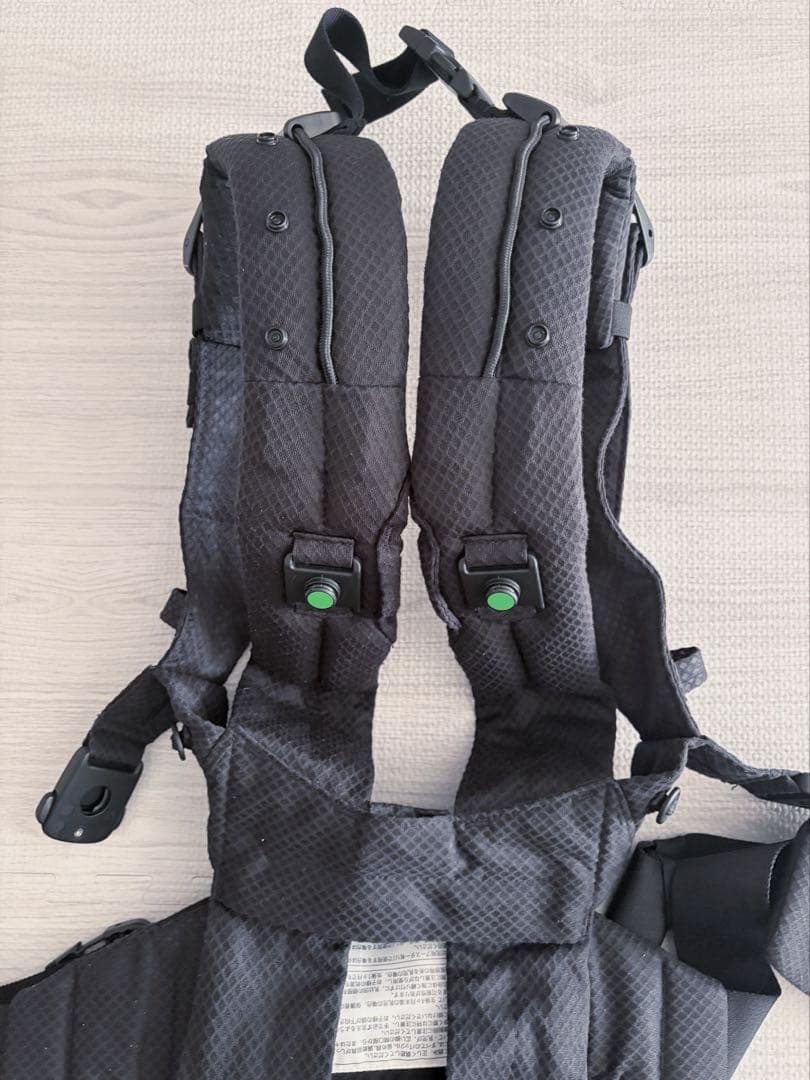 【直営店舗限定色】nunaヌナ 抱っこ紐cudlclikカドルクリック　キャビア